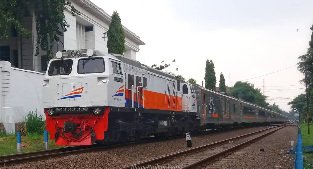 kereta api argo parahyangan