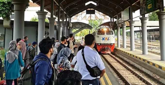 Jadwal Kereta Api Kaligung Semarang Tegal